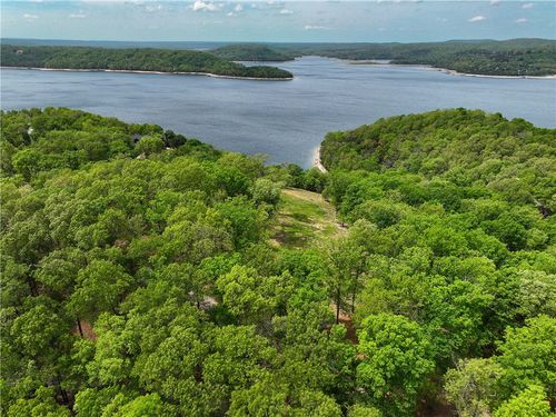 710 Cobblestone Ln, Eureka Springs, AR, 72631-8854 | Card Image