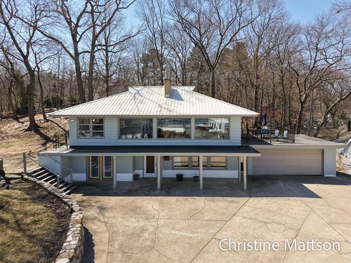 3229 Edgewater St, Muskegon, MI, 49441-1165 | Card Image