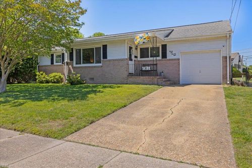 2478 Stribling Ln, Norfolk, VA, 23518-4543 | Card Image