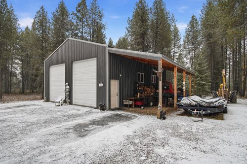 10621 N Whispering Pines Ln, Elk, WA, 99009 | Card Image