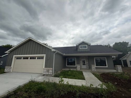 1909 S Stone Creek Blvd, Urbana, IL, 61802 | Card Image