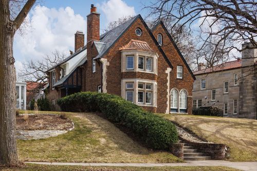 2635 Newton Ave S, Minneapolis, MN, 55405-2436 | Card Image
