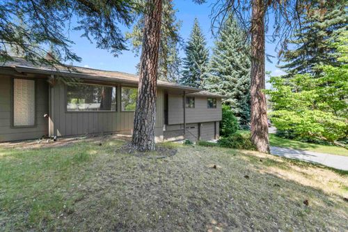 812 W Westover Rd, Spokane, WA, 99218-2464 | Card Image