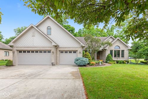 6980 White Oak Dr, Avon, IN, 46123-9384 | Card Image