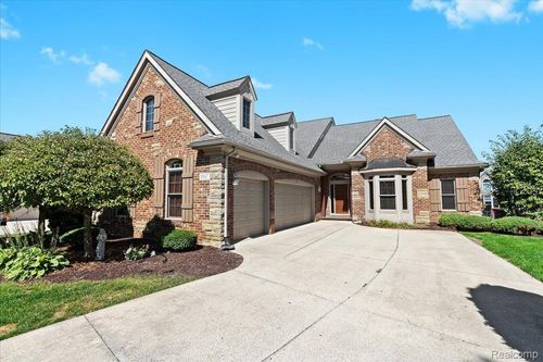 10817 Cliffview Dr, South Lyon, MI, 48178-9292 | Card Image