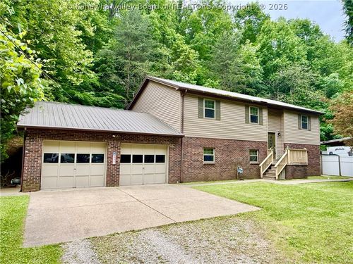 1432 New Hope Rd, Elkview, WV, 25071-7948 | Card Image
