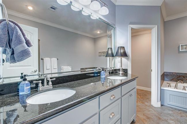 2774 Gulfview Ln, House other with 4 bedrooms, 4 bathrooms and 5 parking in Crystal Beach TX | Image 15