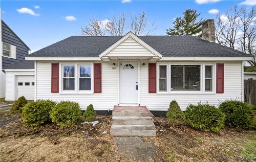 5632 W Circle Dr, Cicero, NY, 13039-8643 | Card Image