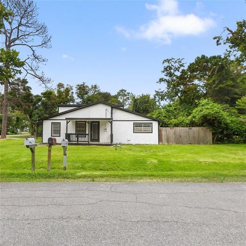4103 Fuqua St, Bacliff, TX, 77518-1335 | Card Image
