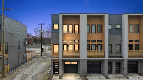 1531 Pallister St, Detroit, MI, 48206-2805 | Card Image