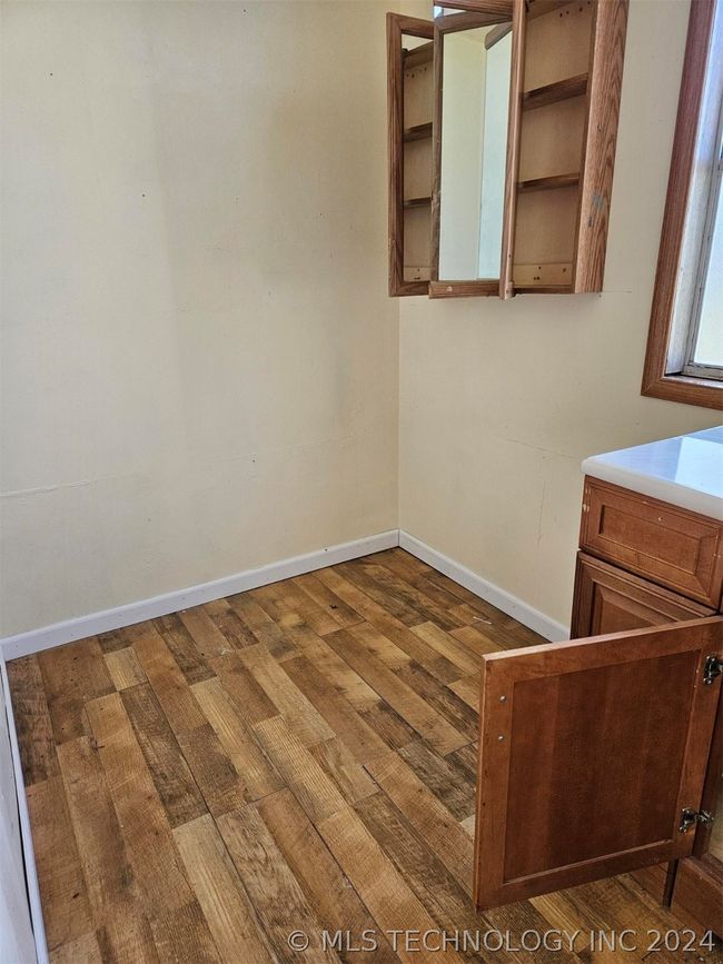 8953 N 490 Rd, House other with 3 bedrooms, 2 bathrooms and null parking in Tahlequah OK | Image 16