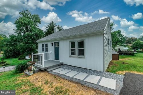 3804 Greenwood Ave, UPPER CHICHESTER, PA, 19061-2729 | Card Image