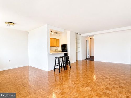 2406-604 S Washington Sq, PHILADELPHIA, PA, 19106-4127 | Card Image