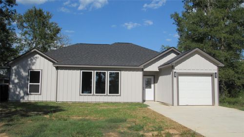 401 Deep Woods Ln, Livingston, TX, 77351-2083 | Card Image