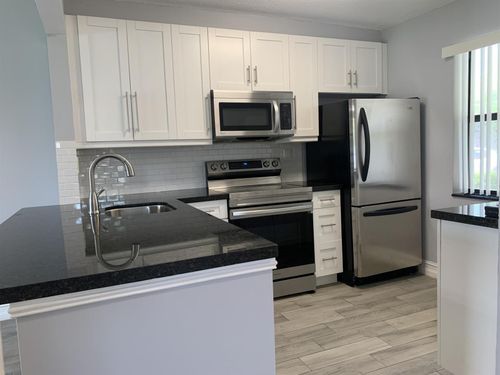 101-10011 Winding Lake Rd, Sunrise, FL, 33351-5857 | Card Image