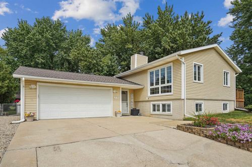 562 Jones Rd, Evansdale, IA, 50707-1568 | Card Image