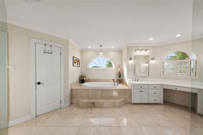 Main House primary bathroom | Image 14