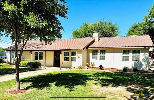 101 Byrne St, Smithville, TX, 78957-2005 | Card Image