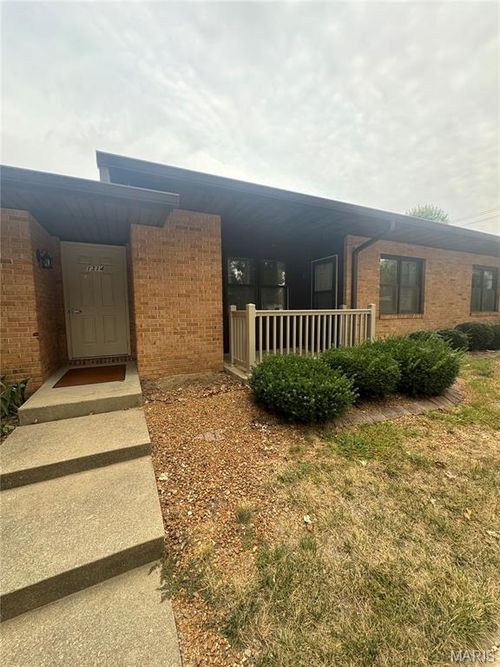apt-2-1314 Pine St, Highland, IL, 62249-2160 | Card Image