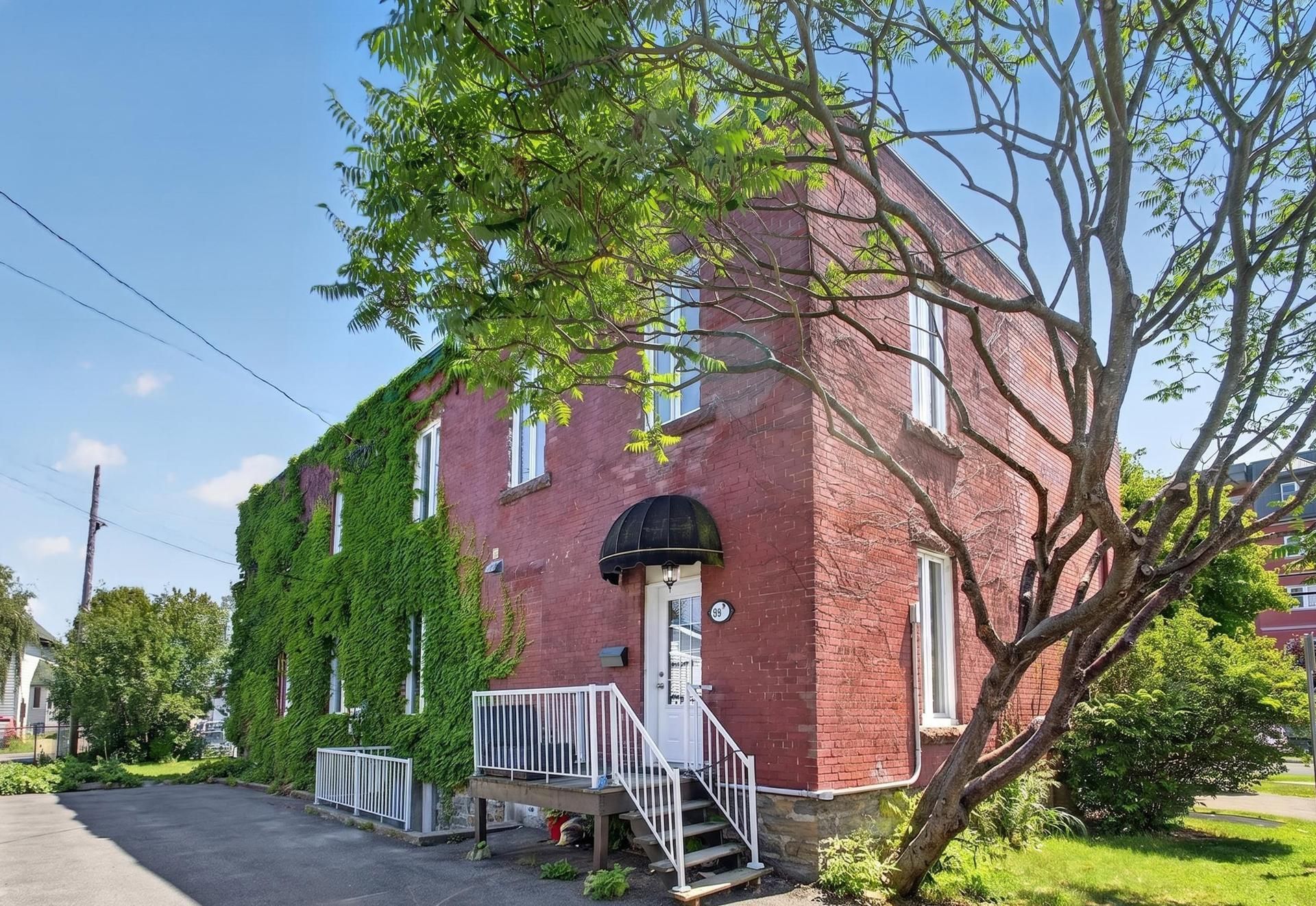 Residential in Salaberry-de-Valleyfield 4