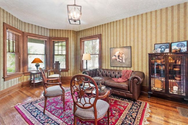 Living room - unit 831 | Image 10