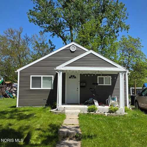 248 Willow St, Wauseon, OH, 43567-1064 | Card Image
