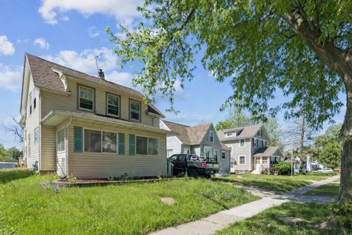615 34th St Ne, Cedar Rapids, IA, 52402-4221 | Card Image