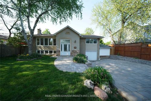 1195 Holton Heights Dr, Oakville, ON, L6H2E6 | Card Image