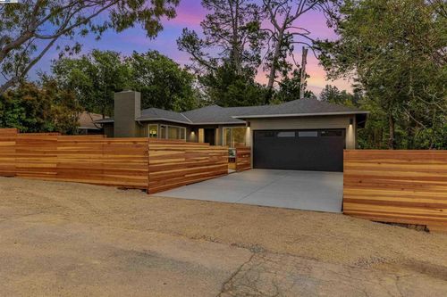6470 Ascot Dr, Oakland, CA, 94611-2555 | Card Image