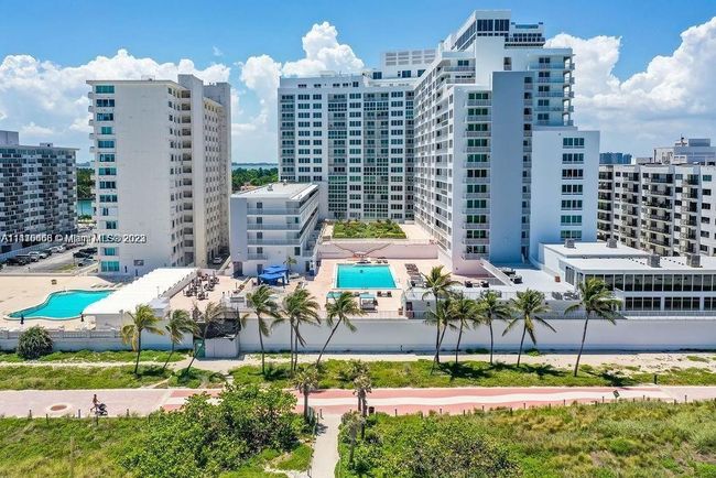 APT-811 - 5401 Collins Ave, Condo with 2 bedrooms, 2 bathrooms and null parking in Miami Beach FL | Image 4