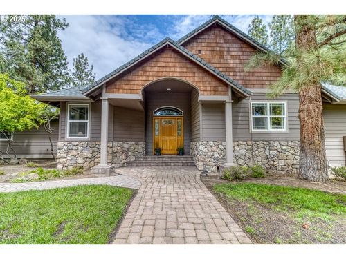 3290 Nw Massey Dr, Bend, OR, 97703-5922 | Card Image