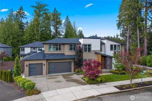2483 242nd Pl Ne, Sammamish, WA, 98074-3509 | Card Image