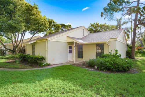 18 Windrush Bay Dr, TARPON SPRINGS, FL, 34689-1202 | Card Image