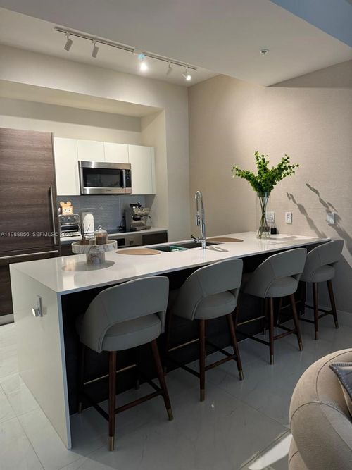 apt-403-301 Altara Ave, Coral Gables, FL, 33146-1461 | Card Image