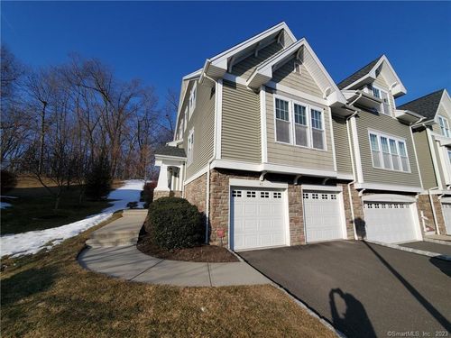 40-40 Lawrence Ave, Danbury, CT, 06810-5181 | Card Image