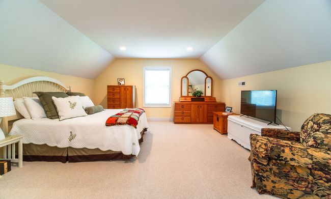 Upper Level Bedroom | Image 26