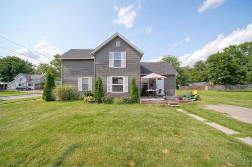 424 W Summit St, Adrian, MI, 49221-3828 | Card Image
