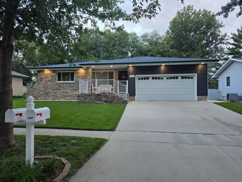 918 Colby Rd, Waterloo, IA, 50701-5204 | Card Image