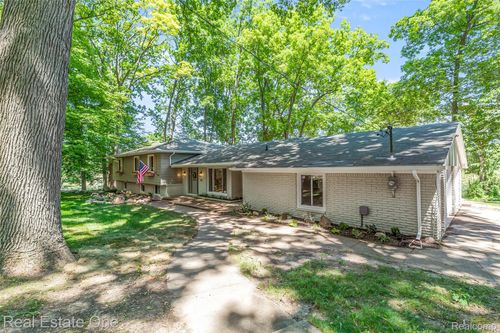 396 Hickory Ln, Lapeer, MI, 48446-1341 | Card Image