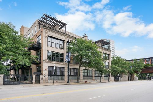 303-1525 Michigan Ave, Chicago, IL, 60605-4823 | Card Image