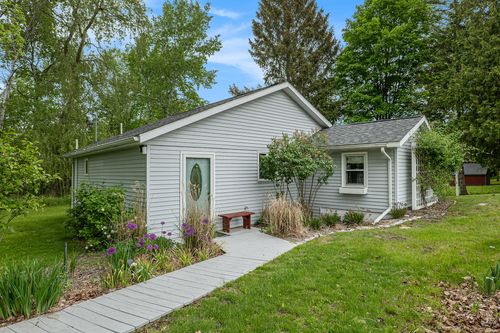 8808 E Pierce Rd, Hesperia, MI, 49421-7521 | Card Image