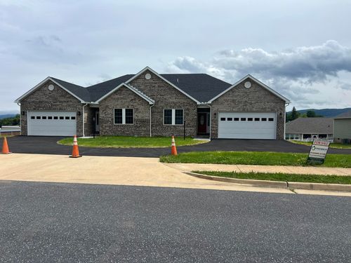 79 Meriwether Cir, Stuarts Draft, VA, 24477-2799 | Card Image
