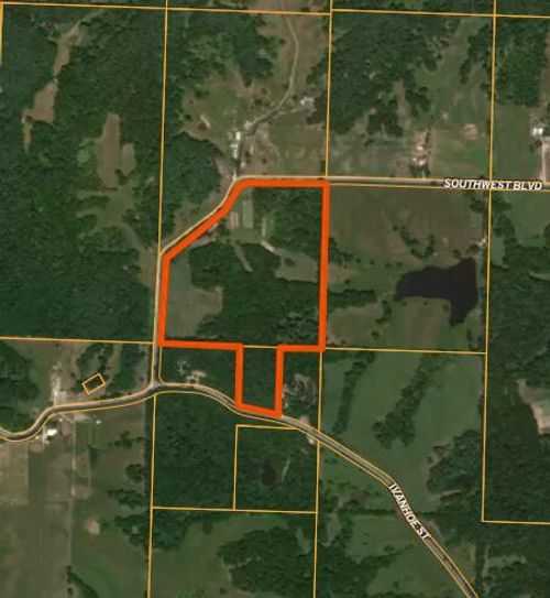 27836 Southwest Blvd, MACON, MO, 63552-4003 | Card Image