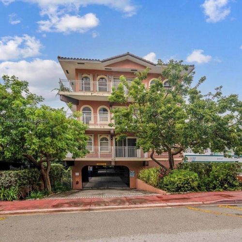 402-9008 Collins Ave, Surfside, FL, 33154-3263 | Card Image