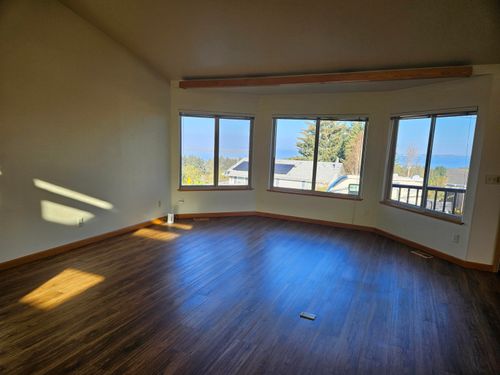 6639 Emerson Ct, Eureka, CA, 95503-7010 | Card Image