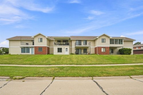105-860 Edward Court Se, Cedar Rapids, IA, 52403 | Card Image