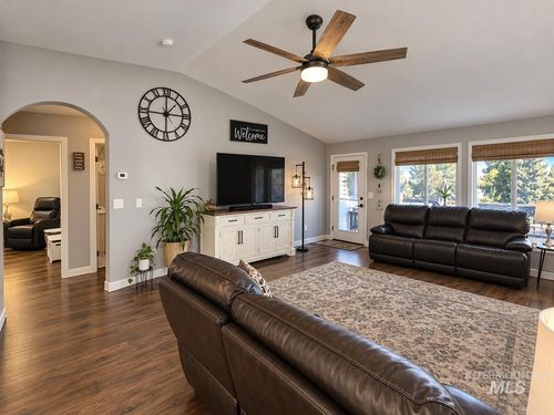 2933 Spruce St, Lewiston, ID, 83501-4776 | Card Image