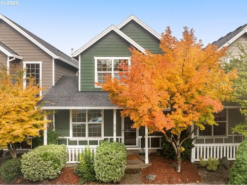 515 Ne Suttle Rd, Portland, OR, 97211-1085 | Card Image