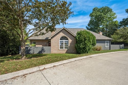 4035 Villas Dr, Stow, OH, 44224-5419 | Card Image