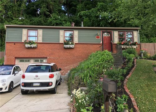 274 Hazel Rd, Penn Hills, PA, 15235-3852 | Card Image